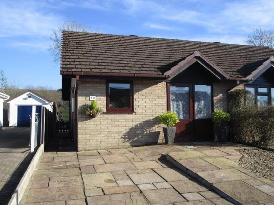 Riverside Bungalow - Direct River Access! Ystradgynlais Екстериор снимка