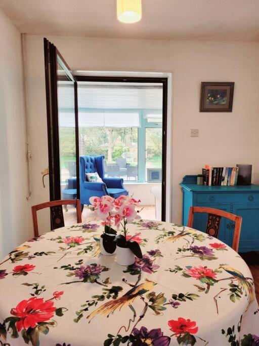 Riverside Bungalow - Direct River Access! Ystradgynlais Екстериор снимка