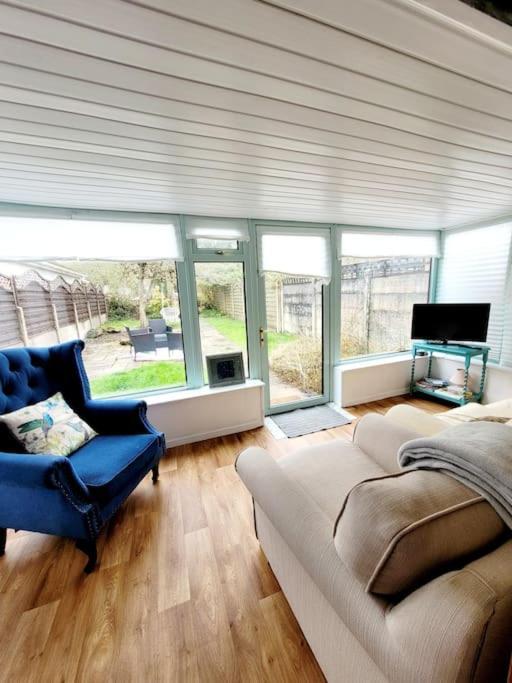 Riverside Bungalow - Direct River Access! Ystradgynlais Екстериор снимка