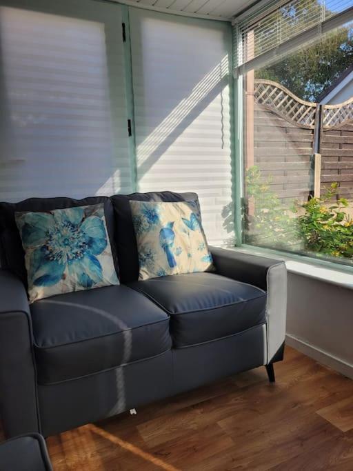Riverside Bungalow - Direct River Access! Ystradgynlais Екстериор снимка