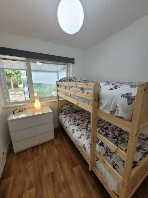 Riverside Bungalow - Direct River Access! Ystradgynlais Екстериор снимка